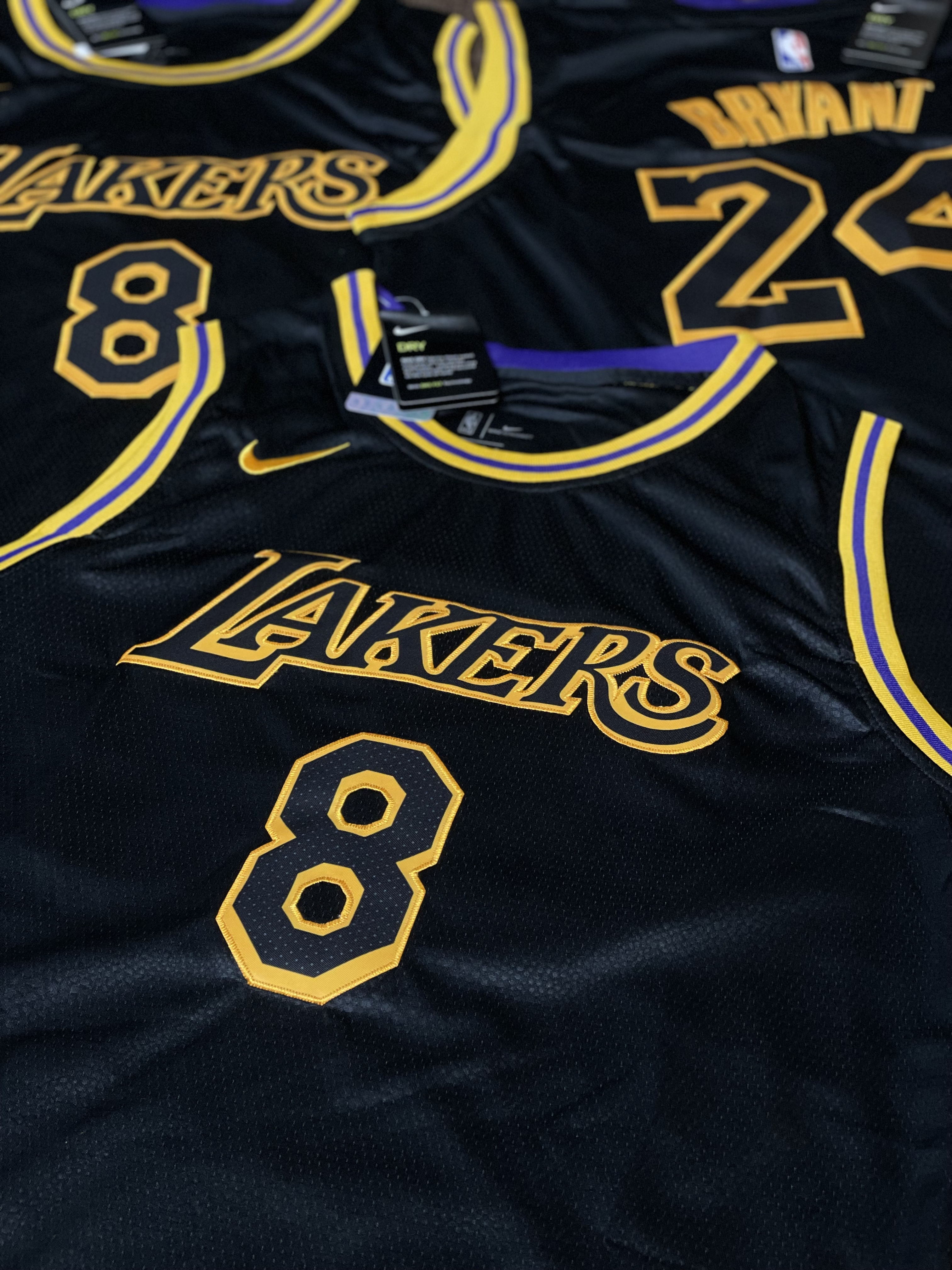 ウェア Kobe Bryant 24 Lakers Swingman Jersey s-l1200.jpg