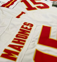 Load image into Gallery viewer, Men&#39;s Kansas City Chiefs Patrick Mahomes #15 White Jersey

