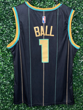 Load image into Gallery viewer, MENS CHARLOTTE HORNETS LAMELO BALL #1 BLACK JERSEY

