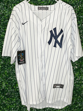 Load image into Gallery viewer, MENS NEW YORK YANKEES AARON JUDGE #99 WHITE JERSEY
