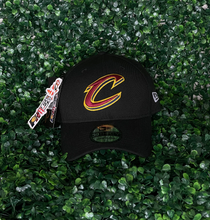 Load image into Gallery viewer, CLEVELAND CAVALIERS 39THIRTY HAT SIZE XL
