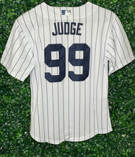 Load image into Gallery viewer, WOMENS NEW YORK YANKEES AARON JUDGE #99 WHITE JERSEY

